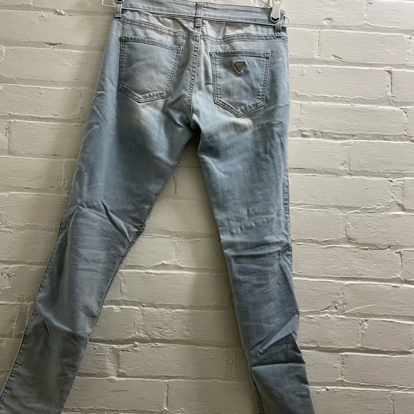 Low-Rise Guess Jeans - Picture 8 of 8